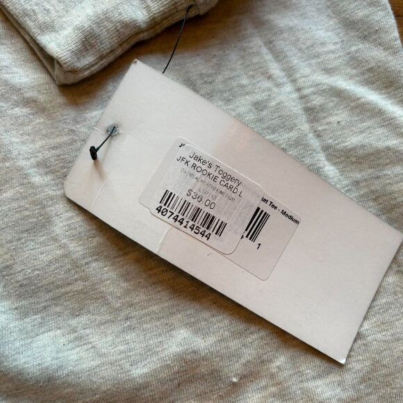 Medium Rowdy Gentleman Retro JFK Rookie Card New With Tags Long Sleeve Tee - Picture 4 of 8